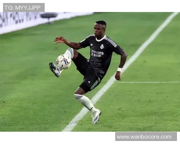 阿斯报导黄潜将对维尼修斯红牌判罚提出上诉引发热议